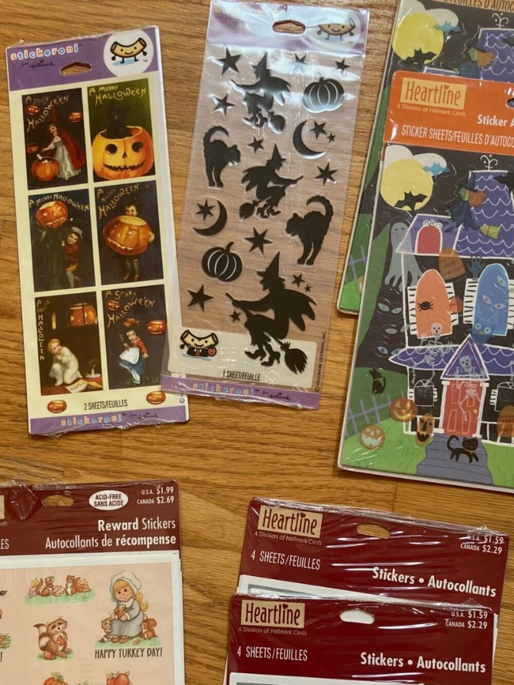 15 Packs of Halloween & Thanksgiving Stickers - Picture 3 of 13